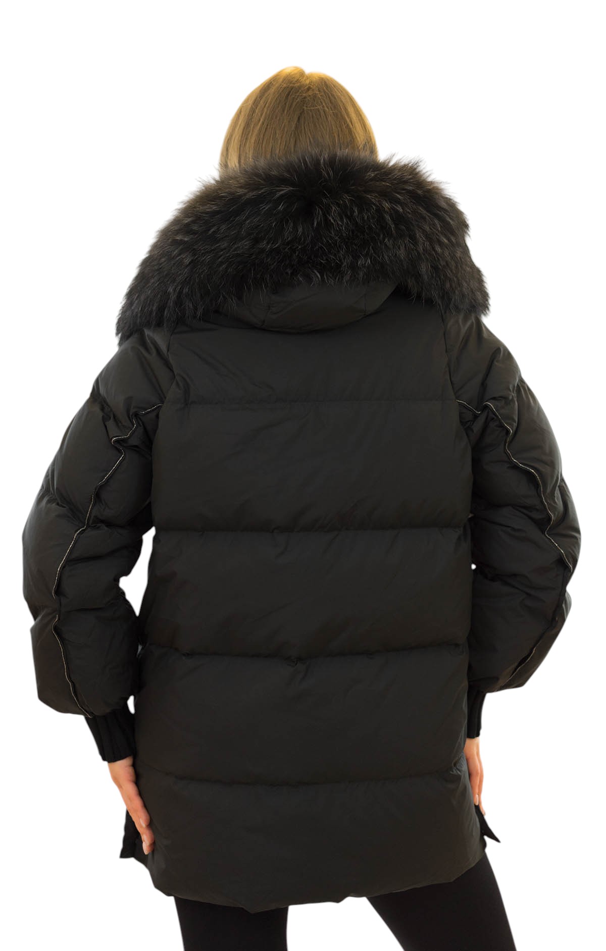 Schwarze Daunenjacke mit Echtpelzkragen