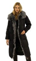 langer schwarzer Daunenmantel mit echtem Pelzbesatz aus Silberfuchs langer schwarzer Daunenmantel mit echtem Pelzbesatz aus Silberfuchs