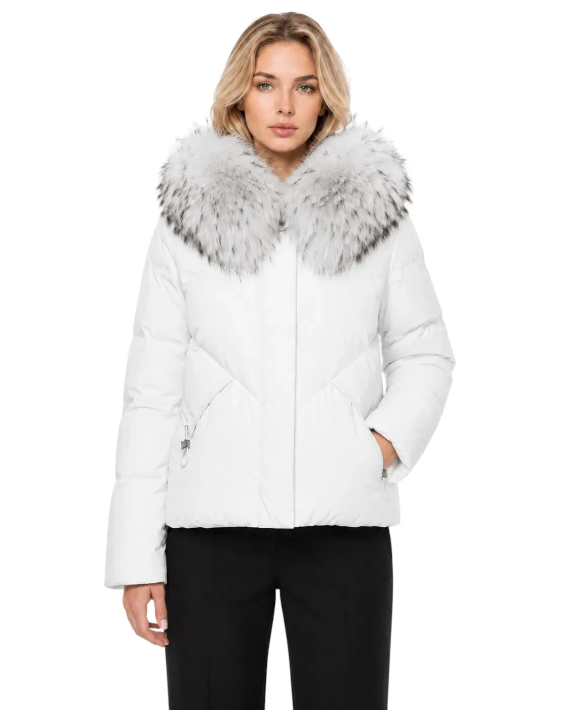 Weiße kurze Winterjacke Chantal mit Finnraccoon Echtfellkragen